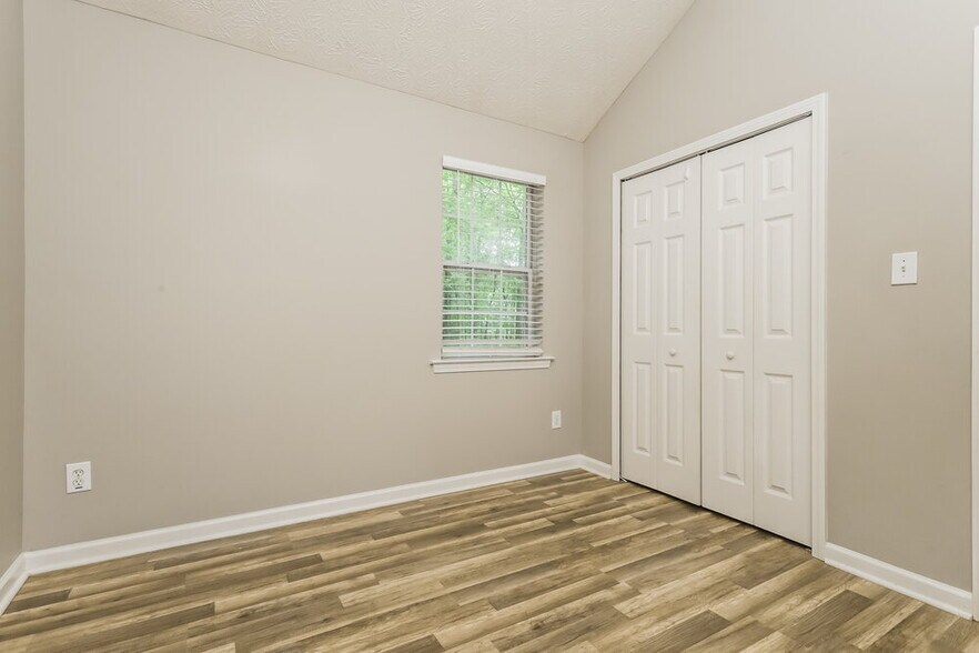 Building Photo - 130 Stoney Brook Way
