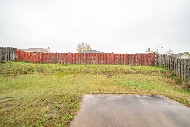 Building Photo - 3 bedroom 1.5 bath Phenix City, AL