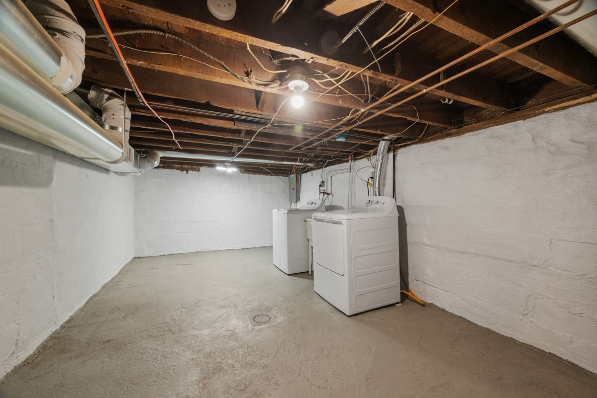 Building Photo - 423 2nd Ave