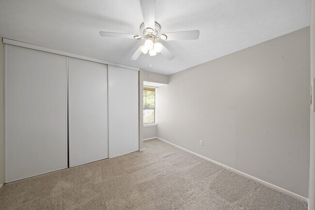 Building Photo - 1714 N Red Cedar Cir