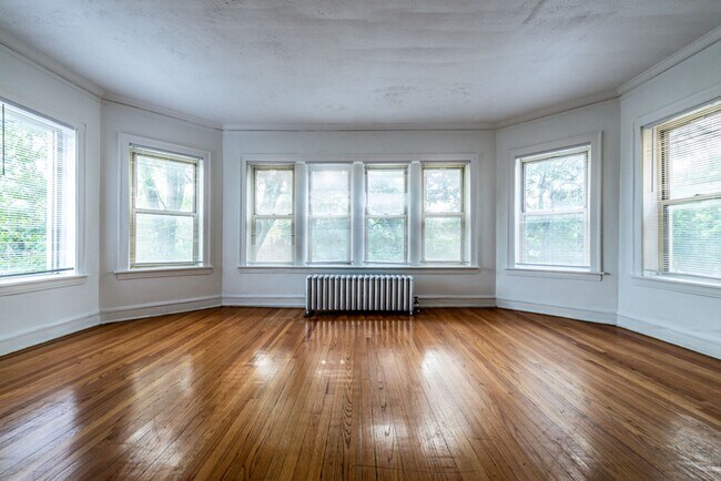 Building Photo - 7924 S Vernon Ave