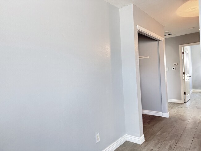 Building Photo - 12309 Tierra Inca Dr