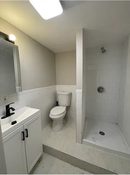 Building Photo - 35 Cherry St