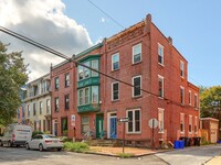 Building Photo - 1120 Green St