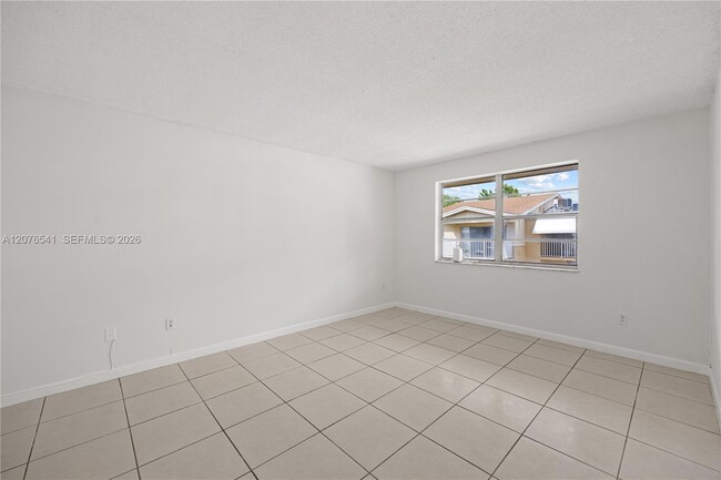 Building Photo - 4154 NW 79th Ave