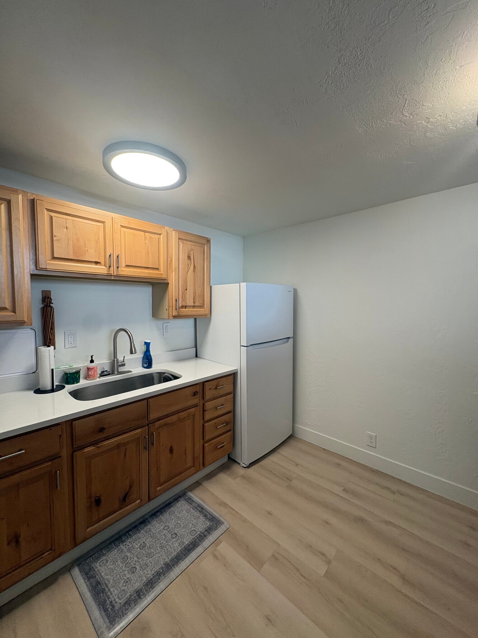 Building Photo - 727 E 600 S