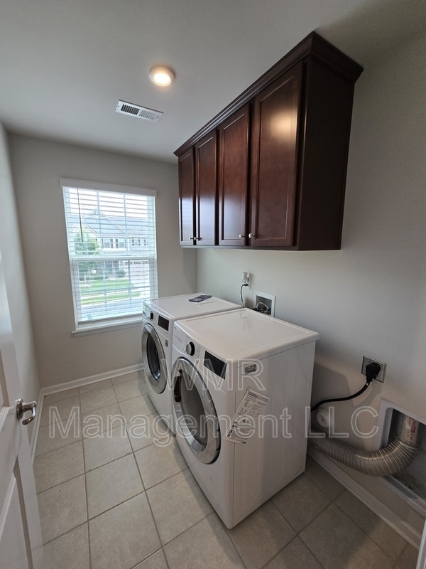 Building Photo - 7270 Waterwheel St SW