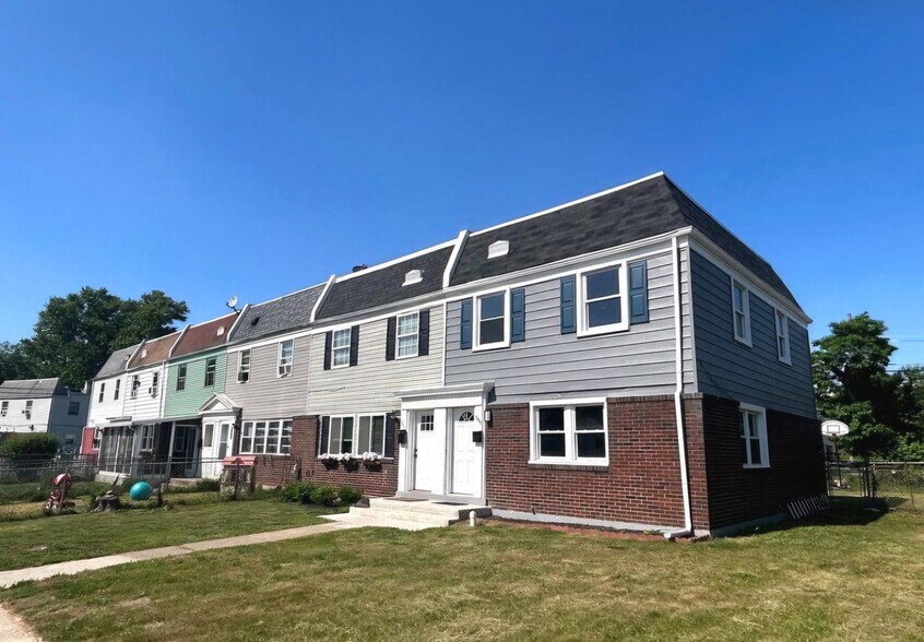 Building Photo - 2422 Airacobra St