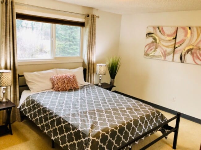 Building Photo - 342 E Dowling Rd