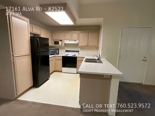 Building Photo - Gorgeous 1 bedroom upper level condo with ...
