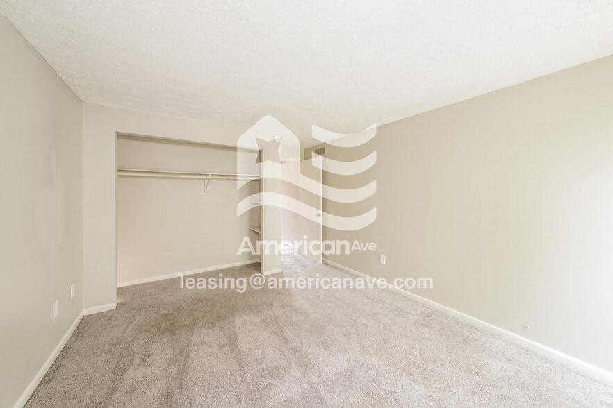 Building Photo - 30 Tilegate Glen