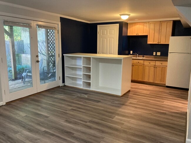 setup studio style - 500 Meadow Hall Dr