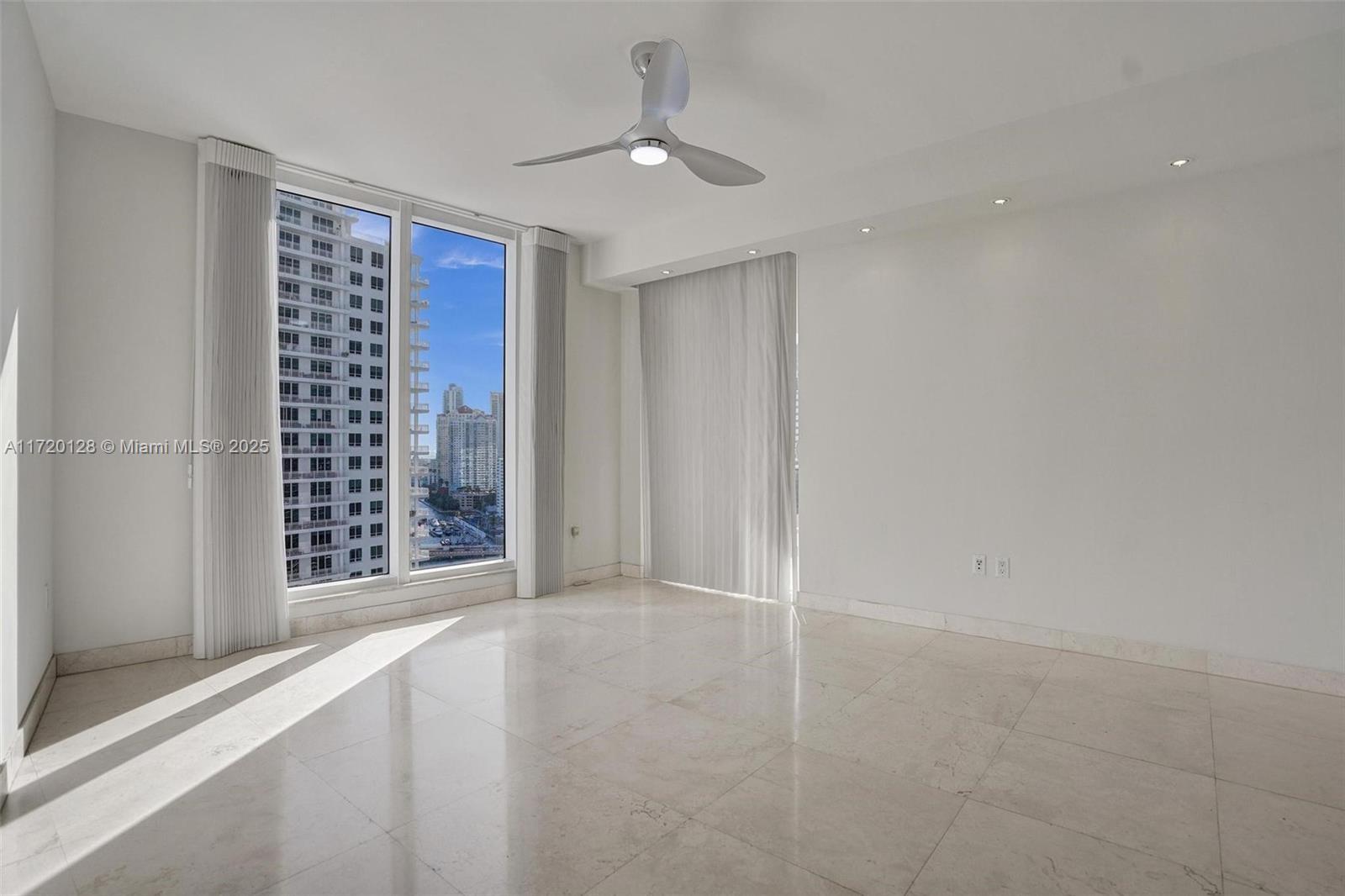 Building Photo - 901 Brickell Key Blvd