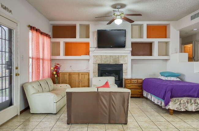 Building Photo - 401 Santorini Ct