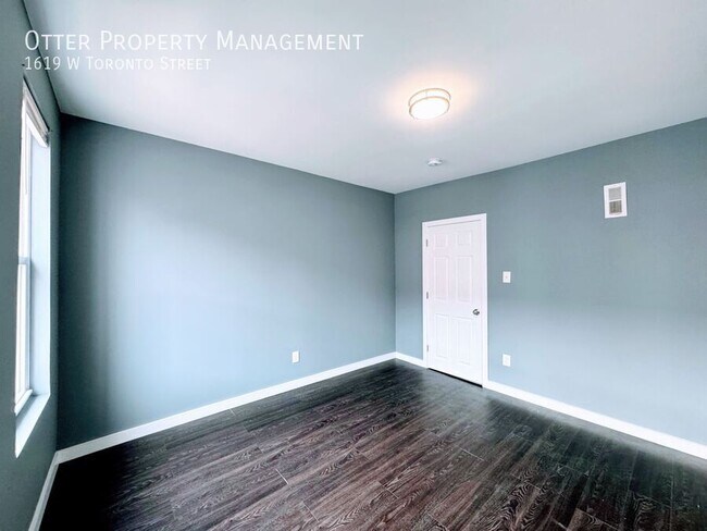 Building Photo - 1619 W Toronto St