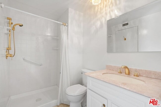 Building Photo - 1347 Avenida de Cortez