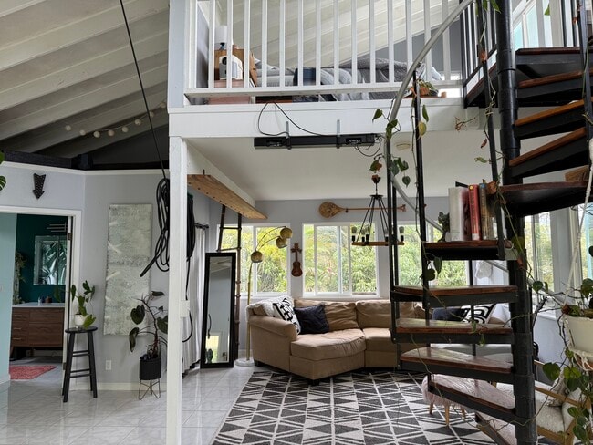 Building Photo - 12-124 W Moanauli Loop