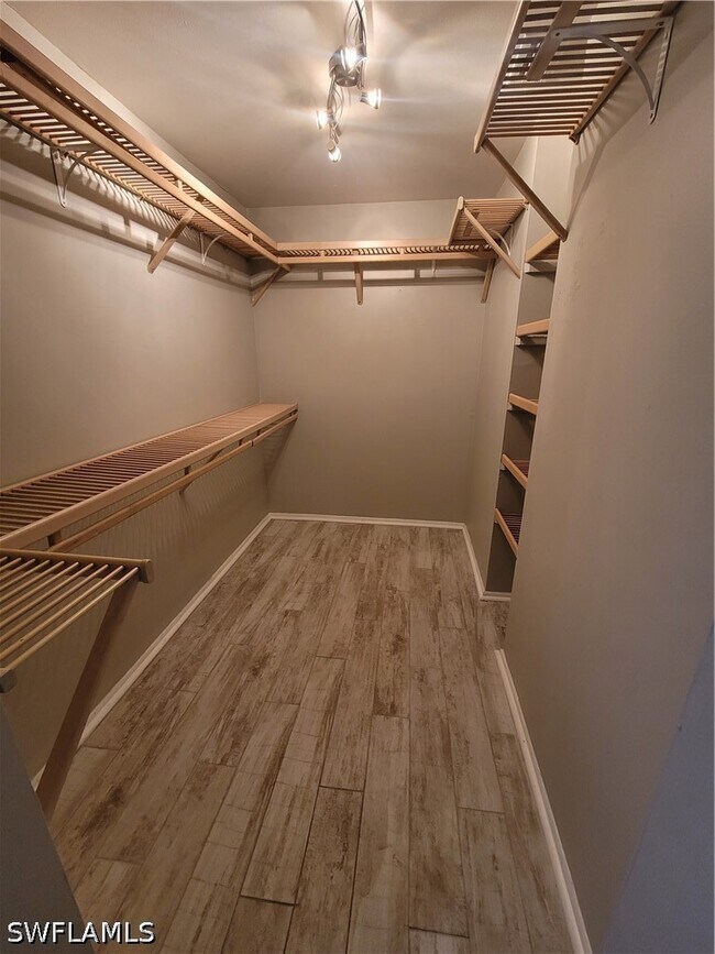 Building Photo - 117 Big Springs Dr