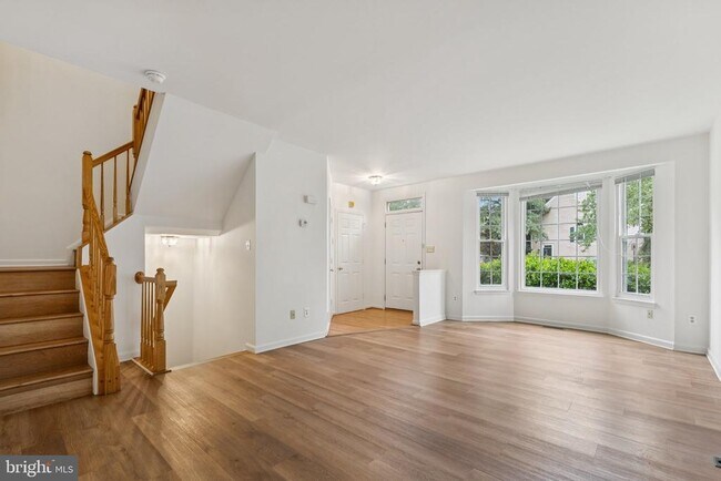 Building Photo - 46858 Lawnes Creek Terrace