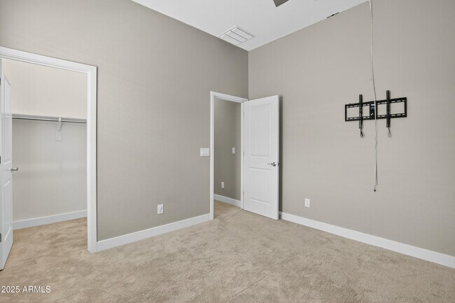 Building Photo - 3405 S 183rd Dr