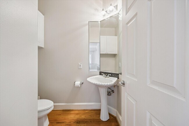 Building Photo - 2422 Dorrington St