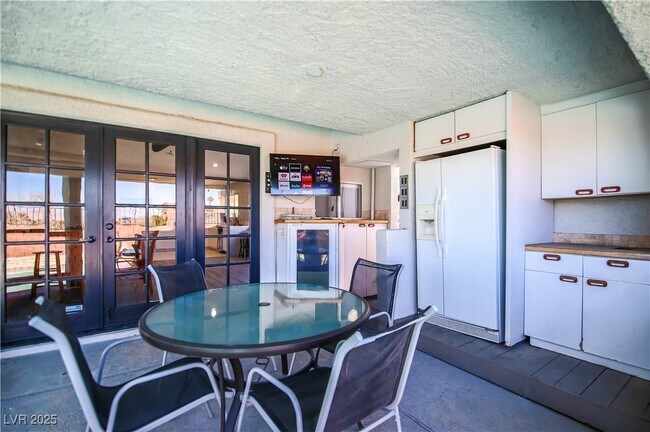 Building Photo - 5086 Cartaro Dr