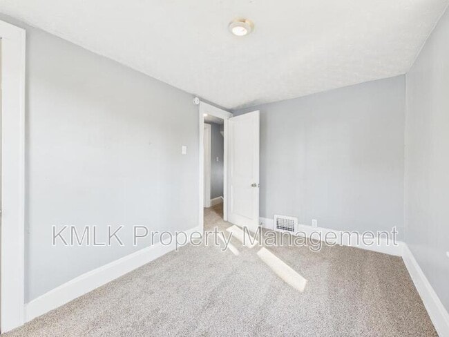 Building Photo - 2337 15th St SW