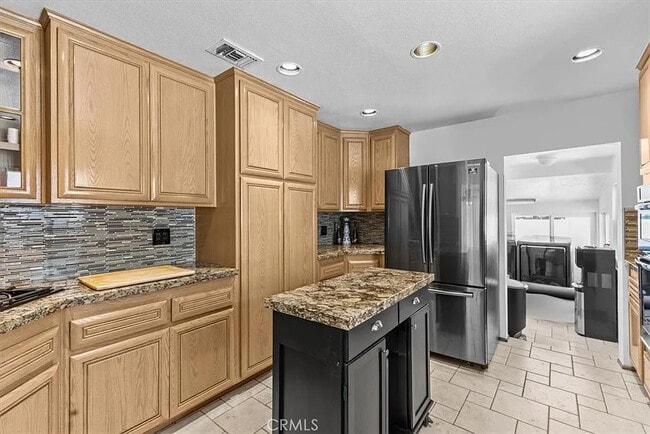 Building Photo - 228 Jacaranda Pl