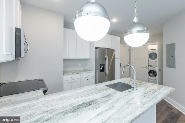 Building Photo - 45 W Haines St