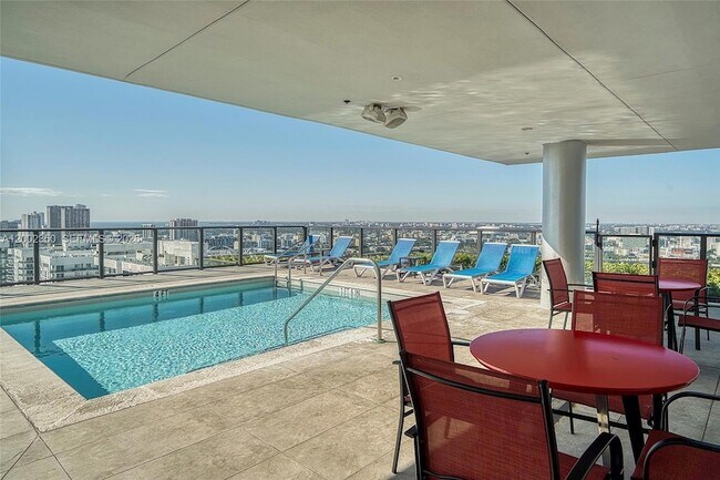 Building Photo - 1600 NE 1st Ave