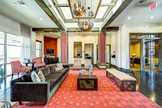 Building Photo - Midway Station