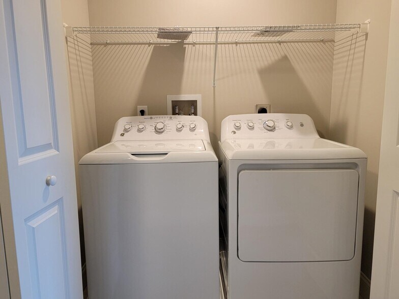 Building Photo - 169 Sage Blvd