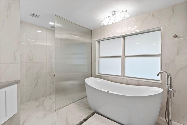 Building Photo - 11391 Sundance Ln