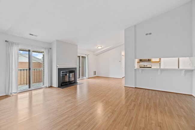 Building Photo - Updated top level Castle Harbour - Close t...