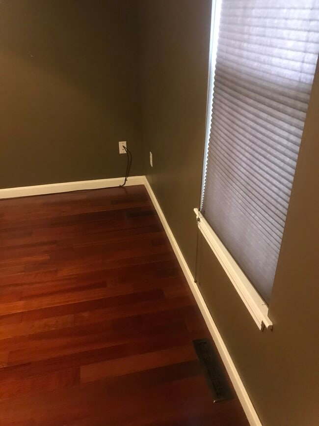 Building Photo - 16 Bowstring Way