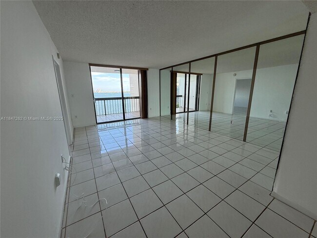 Building Photo - 2333 Brickell Ave