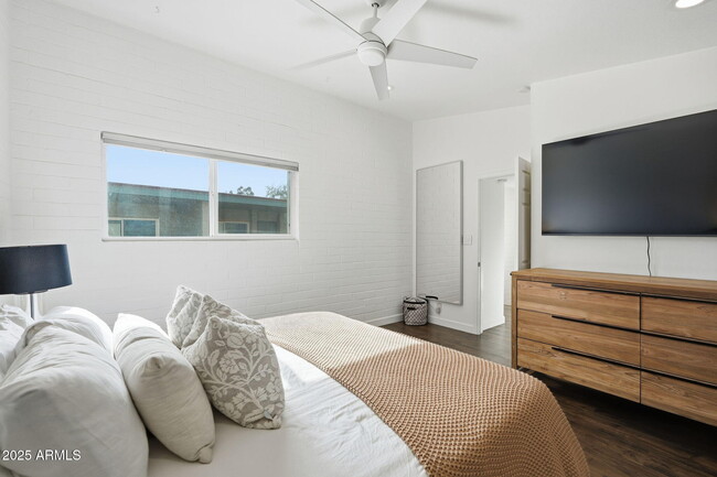 Building Photo - 4925 N 73rd St