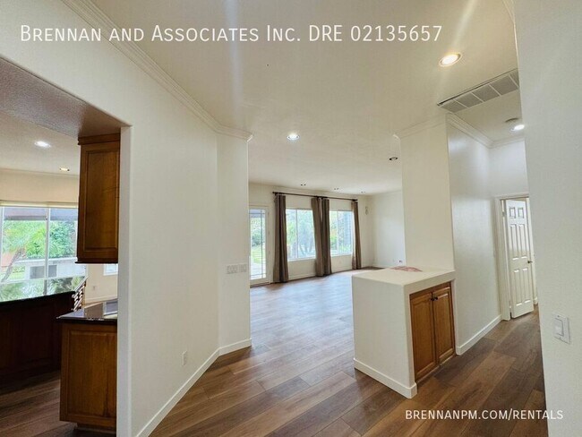 Building Photo - 835 Calle Lagasca