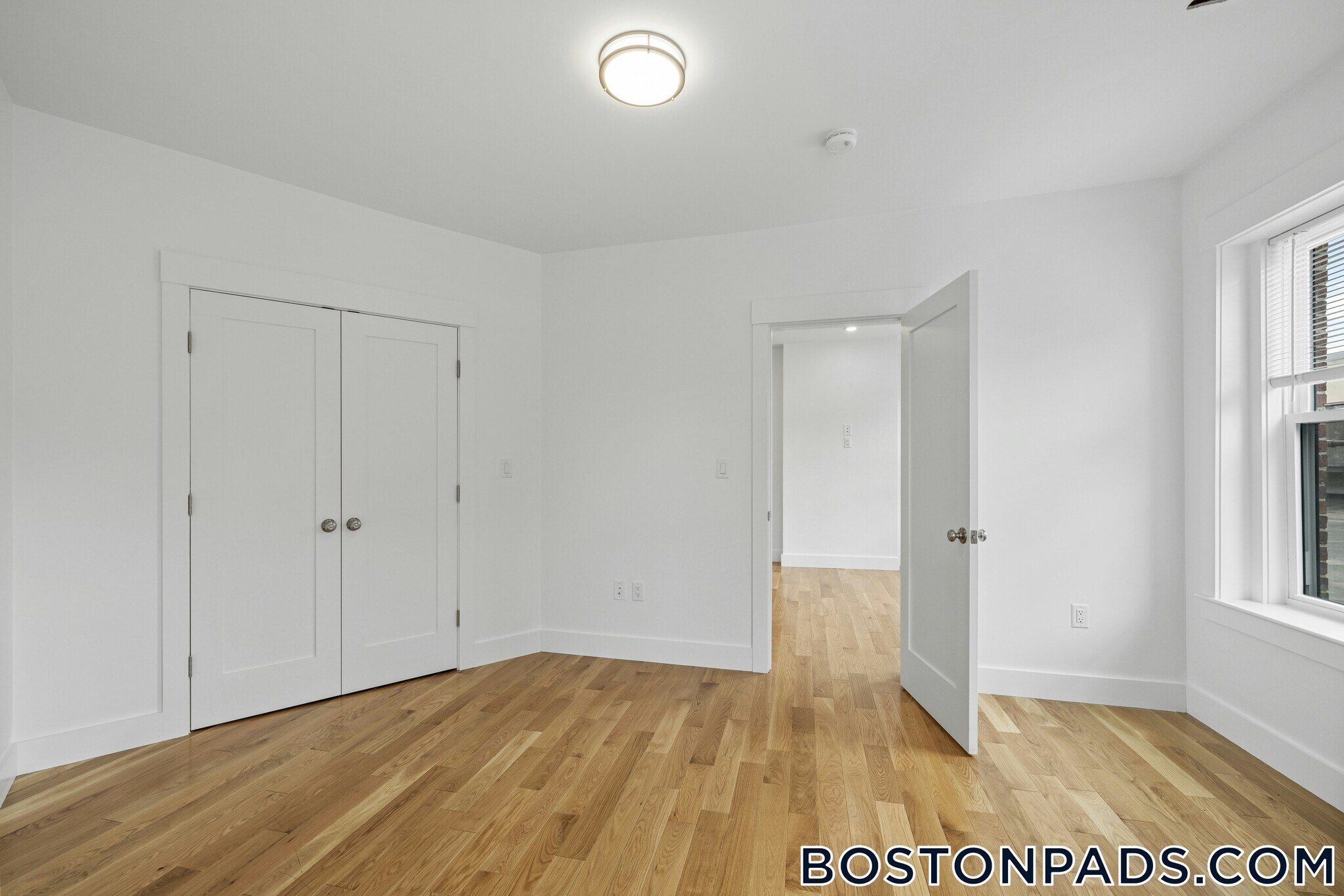 Building Photo - 406 Columbia St