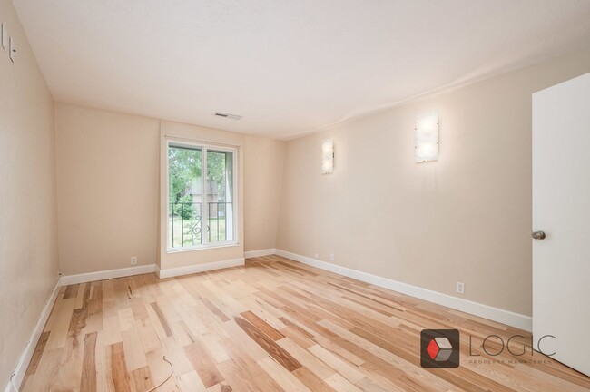 Building Photo - Beautiful Condo in Great Location!