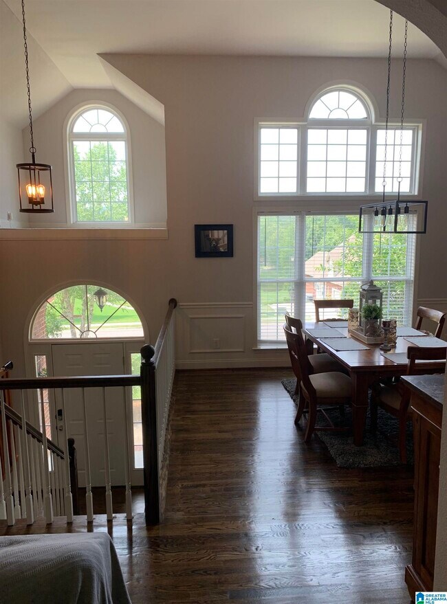 Building Photo - 233 Oaklyn Hills Dr