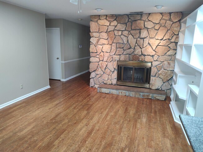 Building Photo - 1533 Woodgate Way