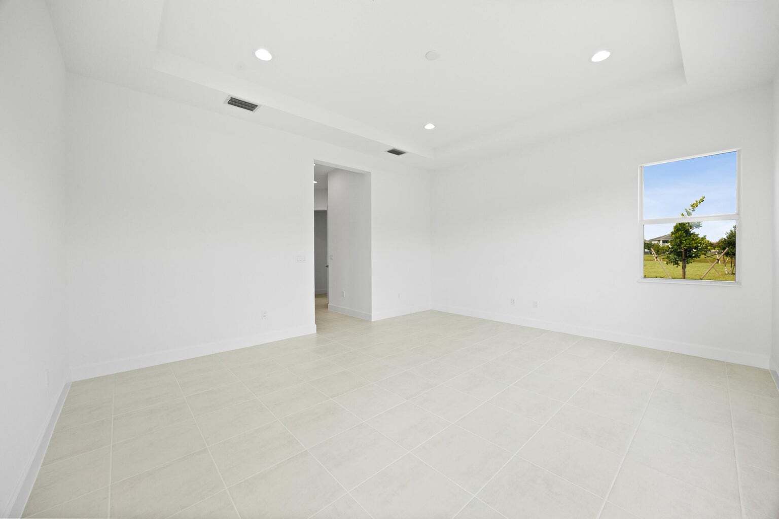 Building Photo - 15144 Wildwood Cir