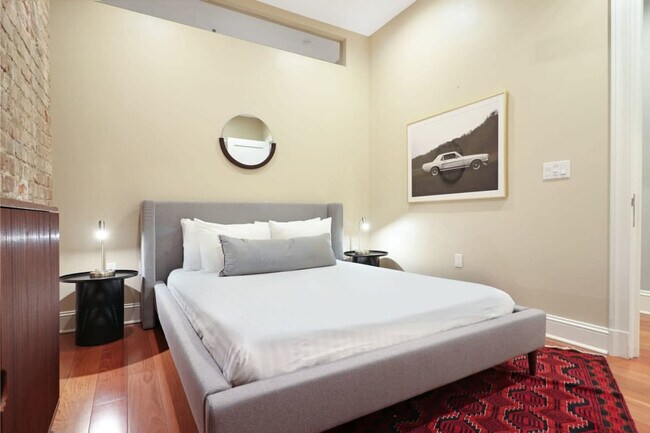 Building Photo - 822 Perdido St