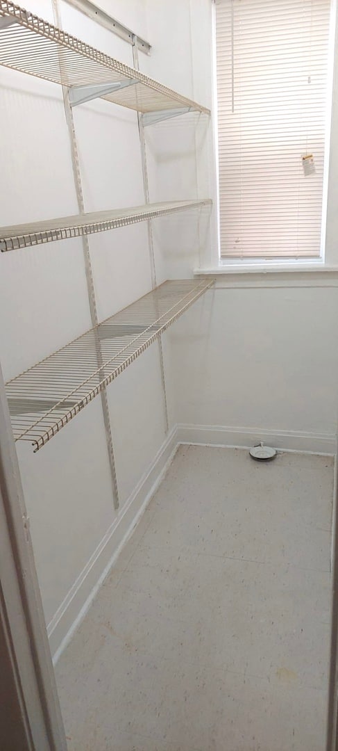 Building Photo - 4056 W Hirsch St