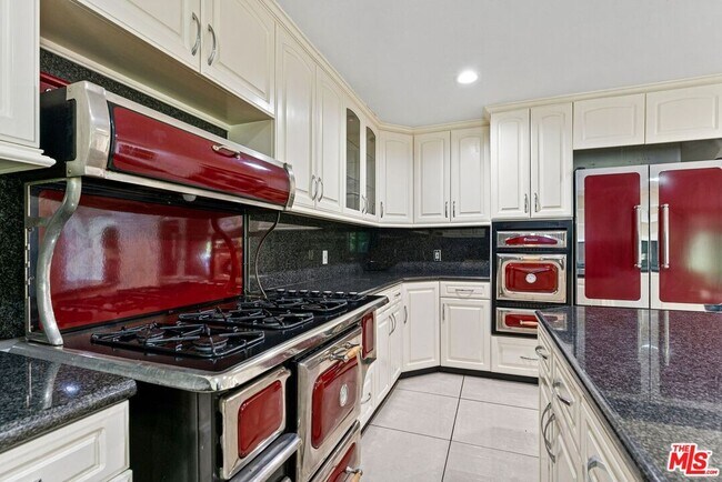 Building Photo - 15123 Greenleaf St