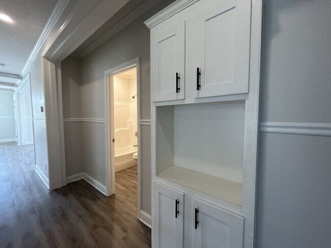 Building Photo - 535 Zebra Dr