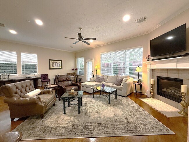 Building Photo - 1446 Sherwood Park Cir