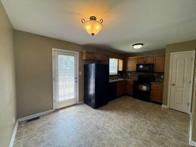 Building Photo - 371 Andrew Dr