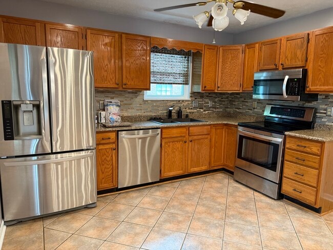 Building Photo - 4512 Hooks Ln